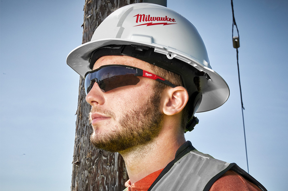 Eye protection is super important when working outdoors. Milwaukee has some protective and stylish tinted safety glasses to get you through the work day. 