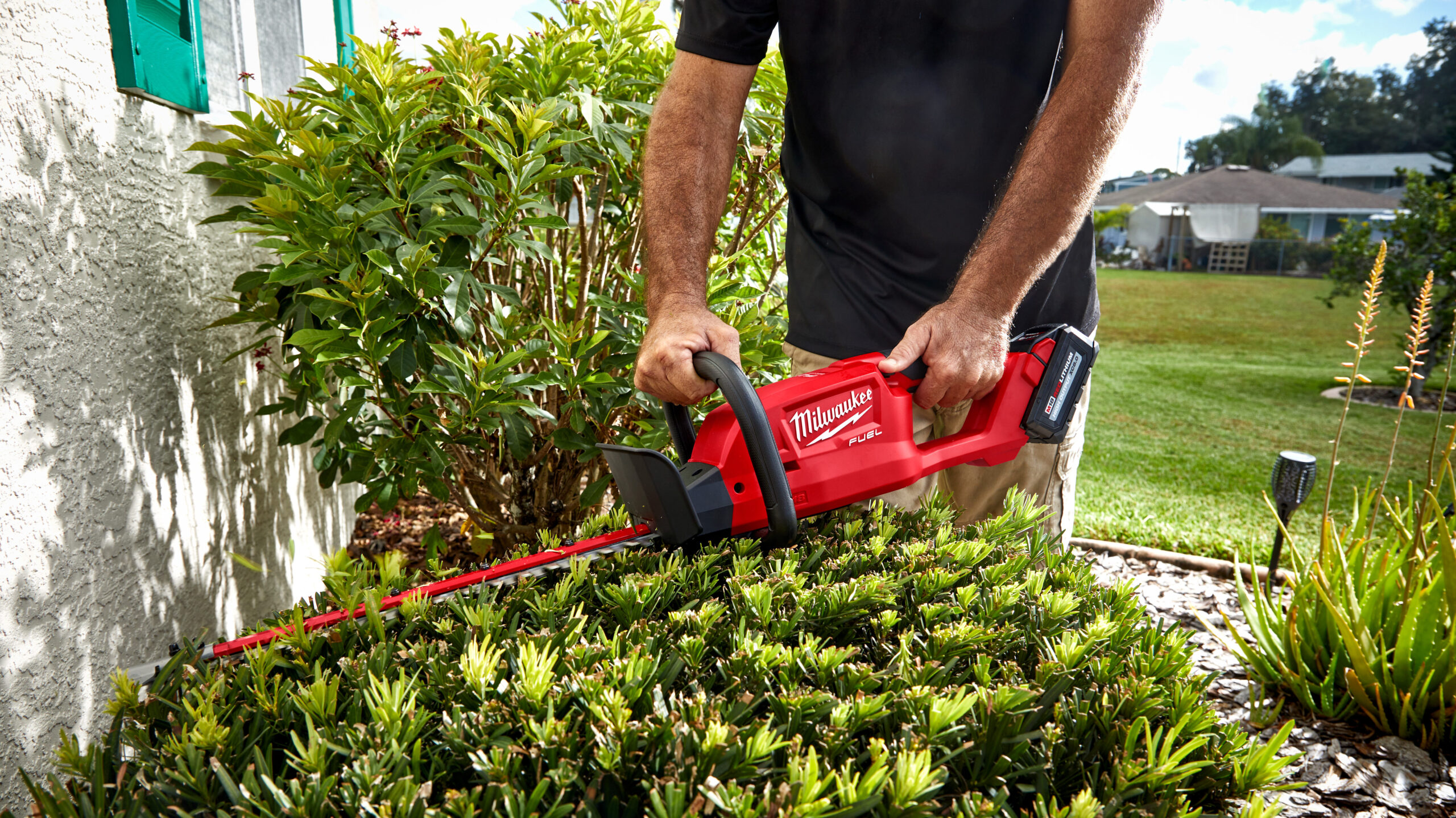 The18" Hedge trimmer is the perfect size to reach into smaller areas. 