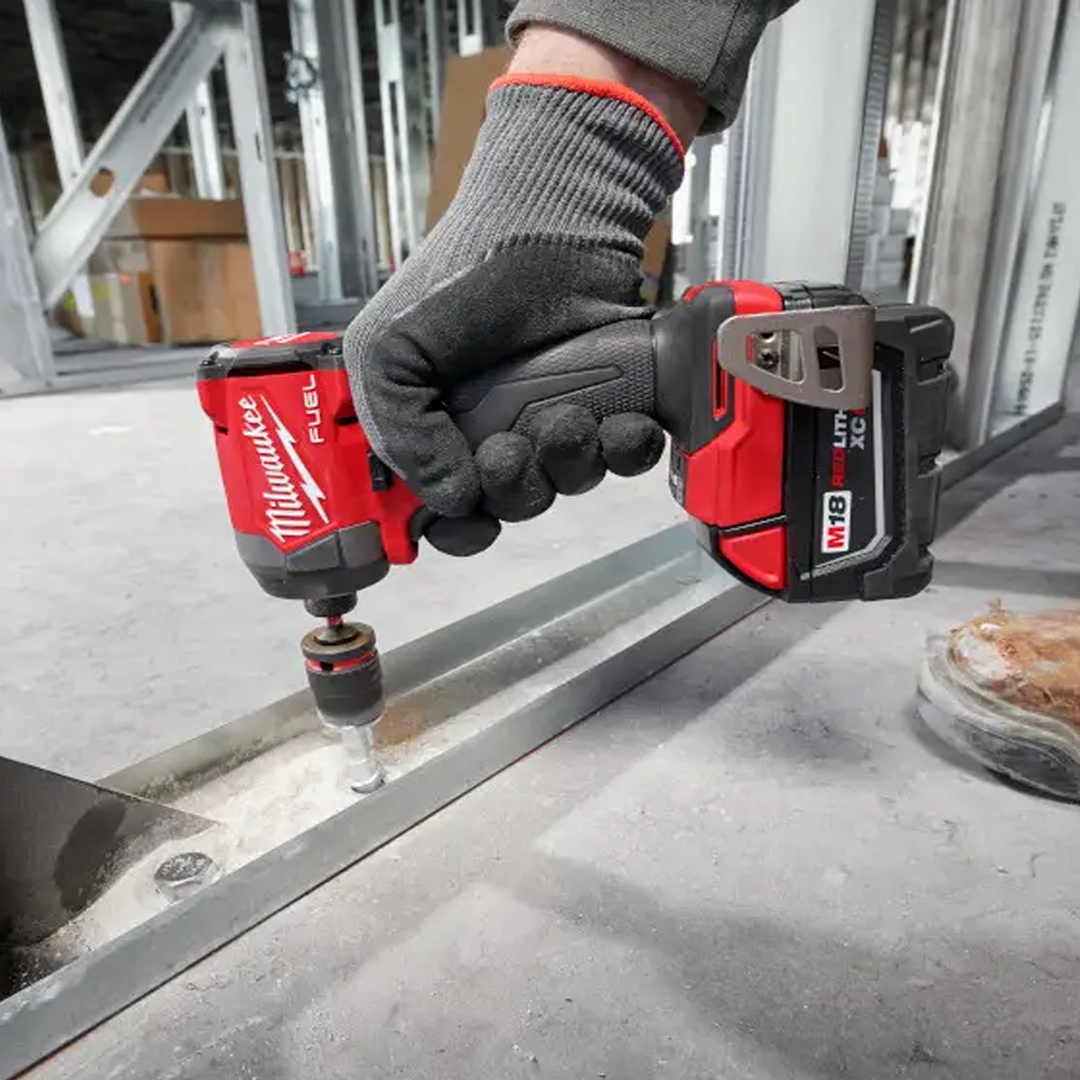 Milwaukee M18 FUEL ¼” Hex Impact Driver (2953-20) Suited for fastening applications such as driving screws and lag bolts